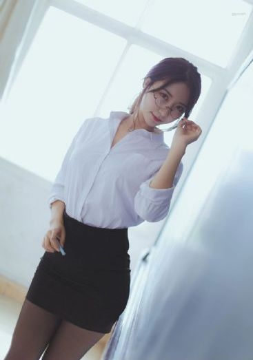 久久亚洲精品免费视频_BD英语免费全集观看