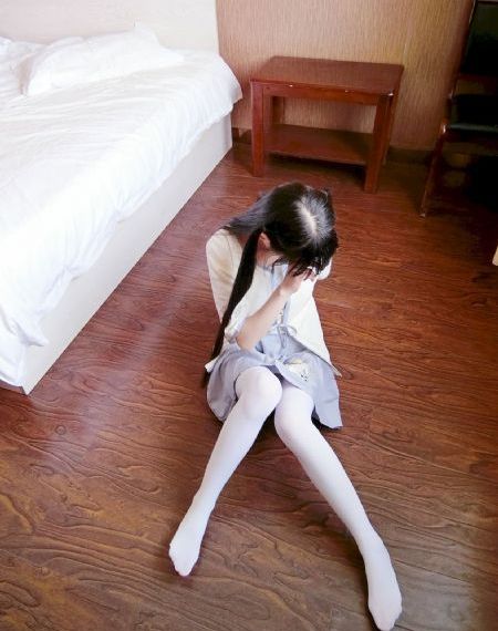 美女露出让男生揉的电影_1080HD高清在线观看