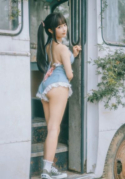波多野结衣与老头伦在线播放_超清在线观看